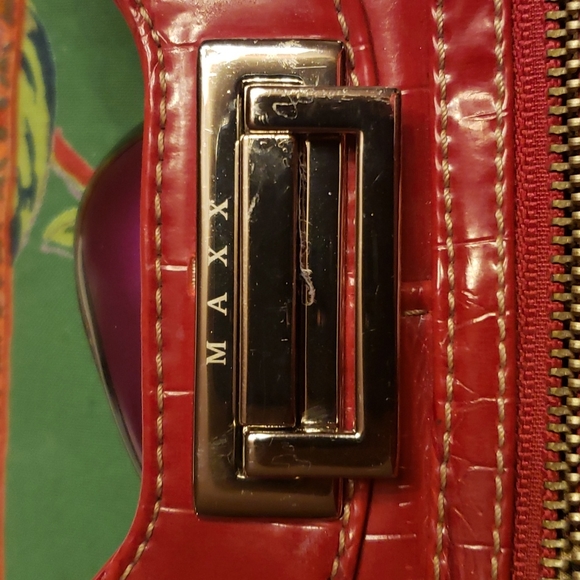 Maxx New York Glossy Red Croc-Pattern Clutch - Picture 2 of 8